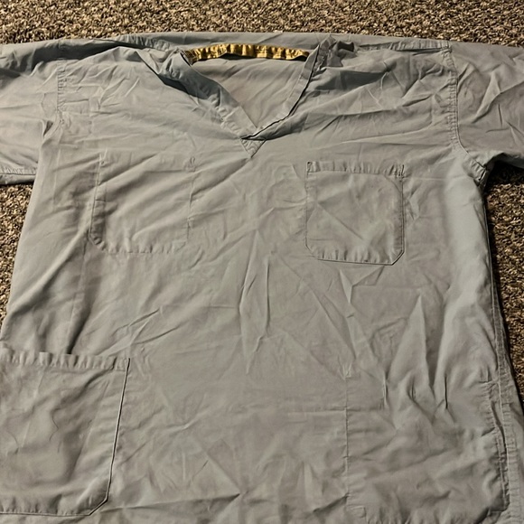 Hospital scrubs - Picture 5 of 7